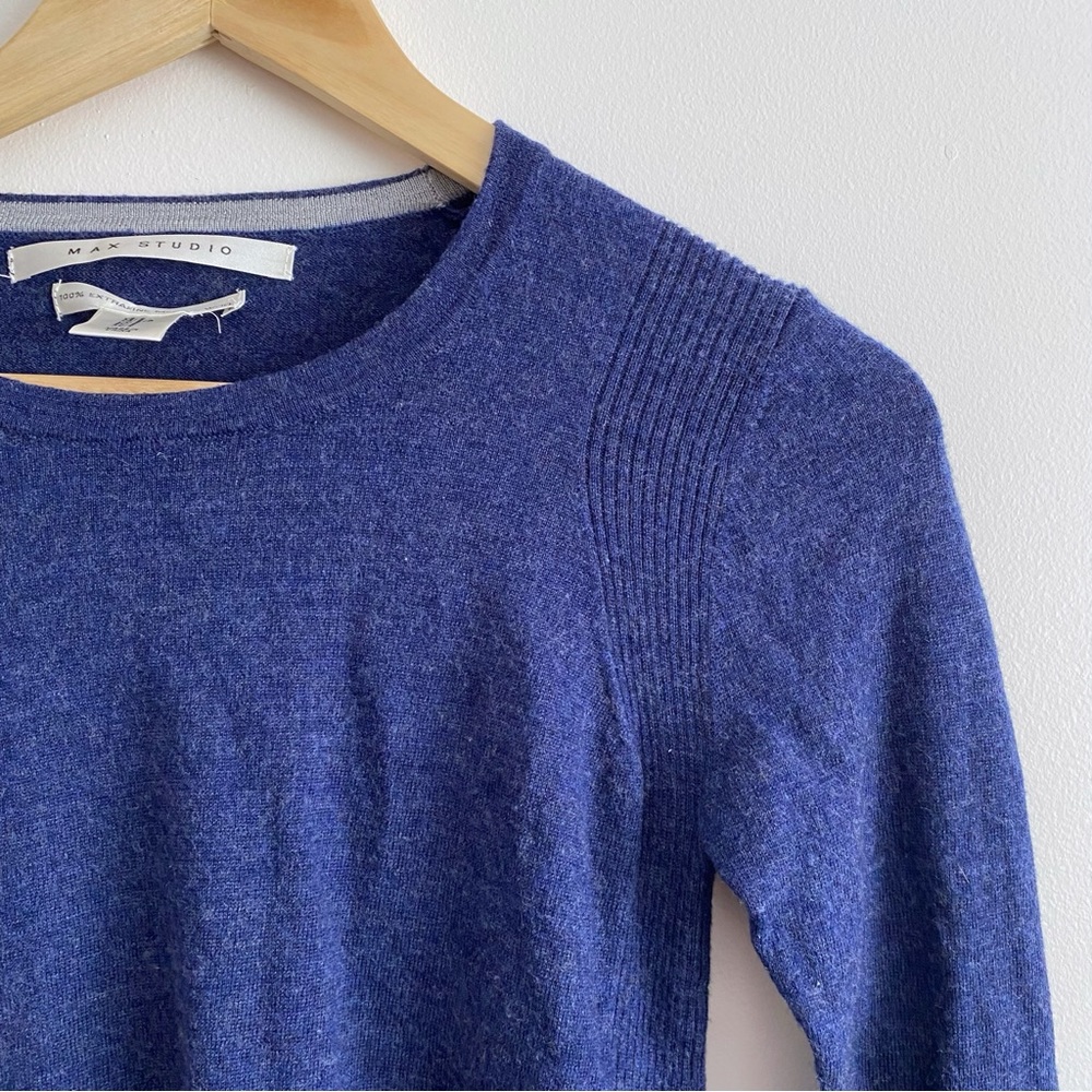 Max Studio Heathered Navy Scoop Neck Merino Sweater